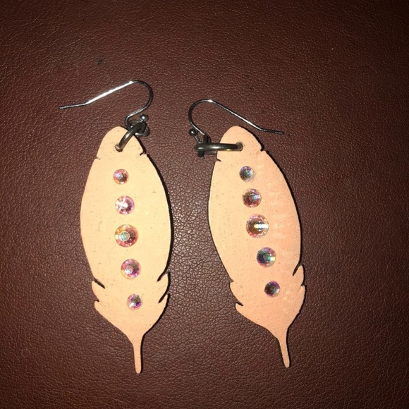 Coral Peach Feather Rhinestone Earrings - Picture 1 of 5
